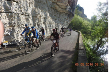 cyclotourisme le long de la Dordogne 