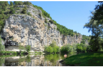 la Dordogne à Gluges: baignade et canoé mairie de Martel